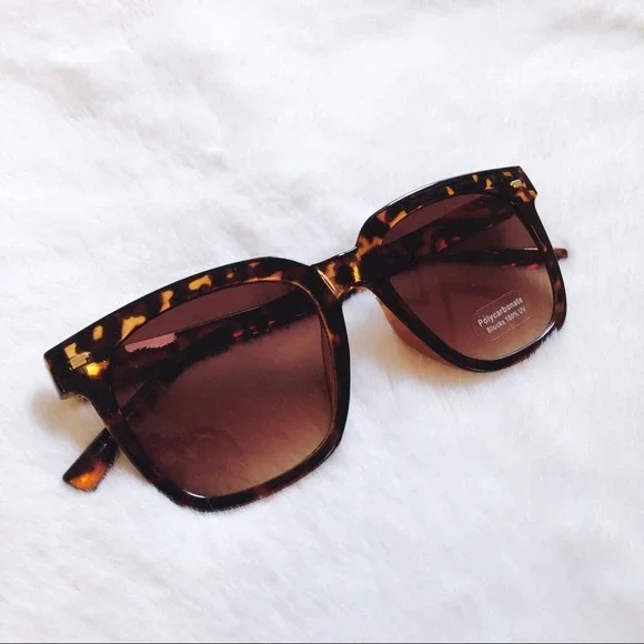 Cora Tortoise Brown Classic Square Sunglasses - Picture 3 of 9